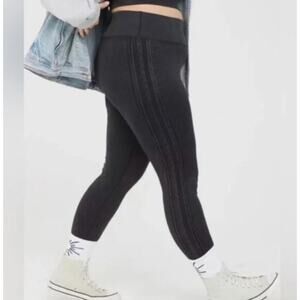 Offline by Aerie Black Seamless 7/8 Ribbed Hi-Rise Leggings Size Medium